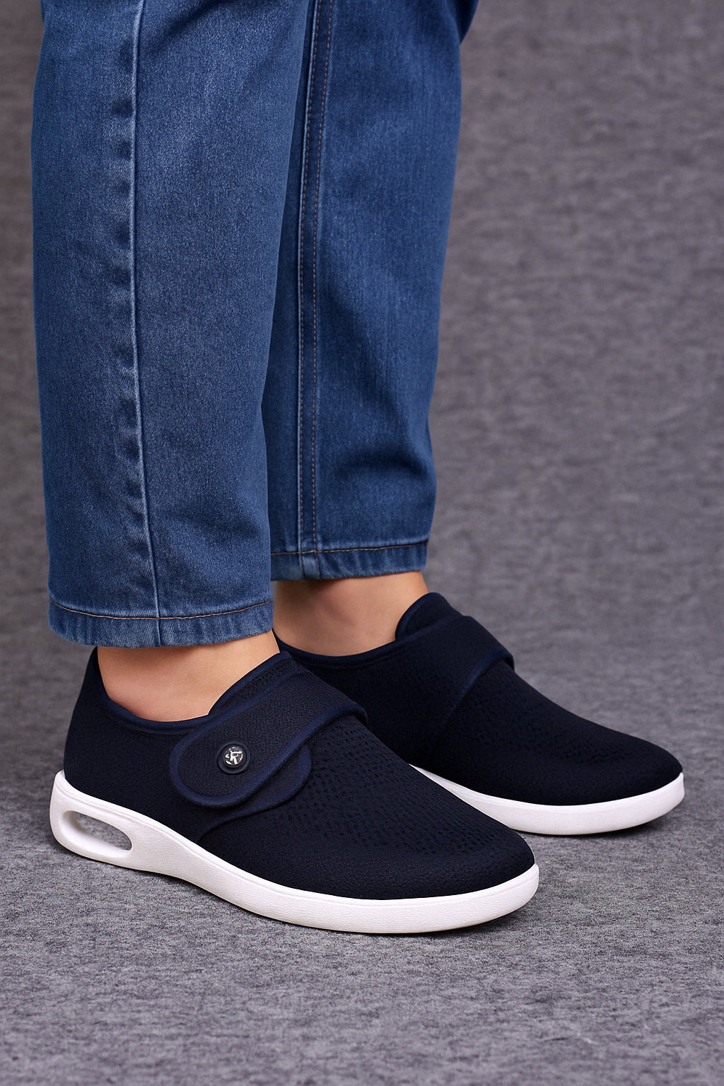 Unisex Wide Comfort Shoes for Sensitive Feet