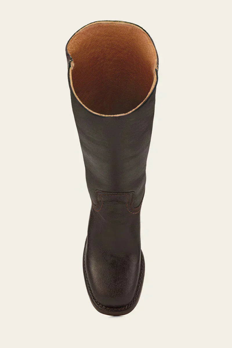 Women's Leather Boots with a Fitted Cut