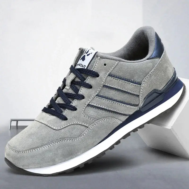 Men's Classic Everyday Sneakers