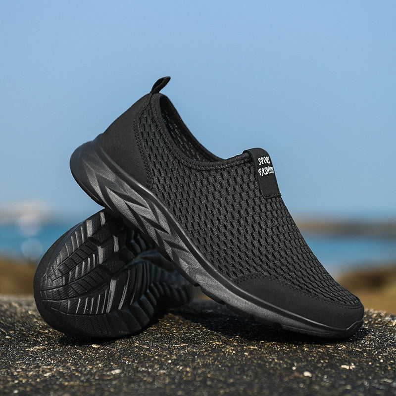 Men's Lightweight Slip-On Mesh Sneakers