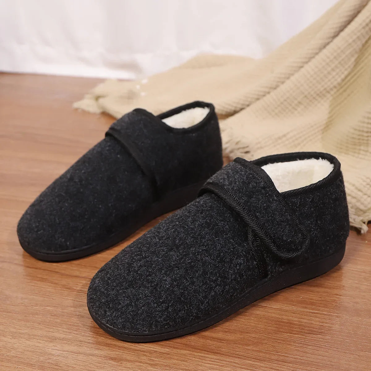 Men's Slippers with a Stable Ankle Strap
