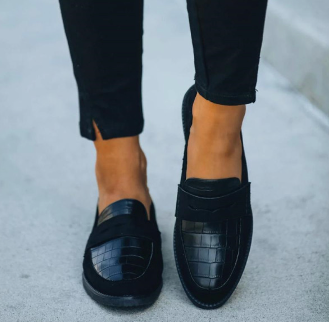Women's Elegant Shoes with a Refined Design