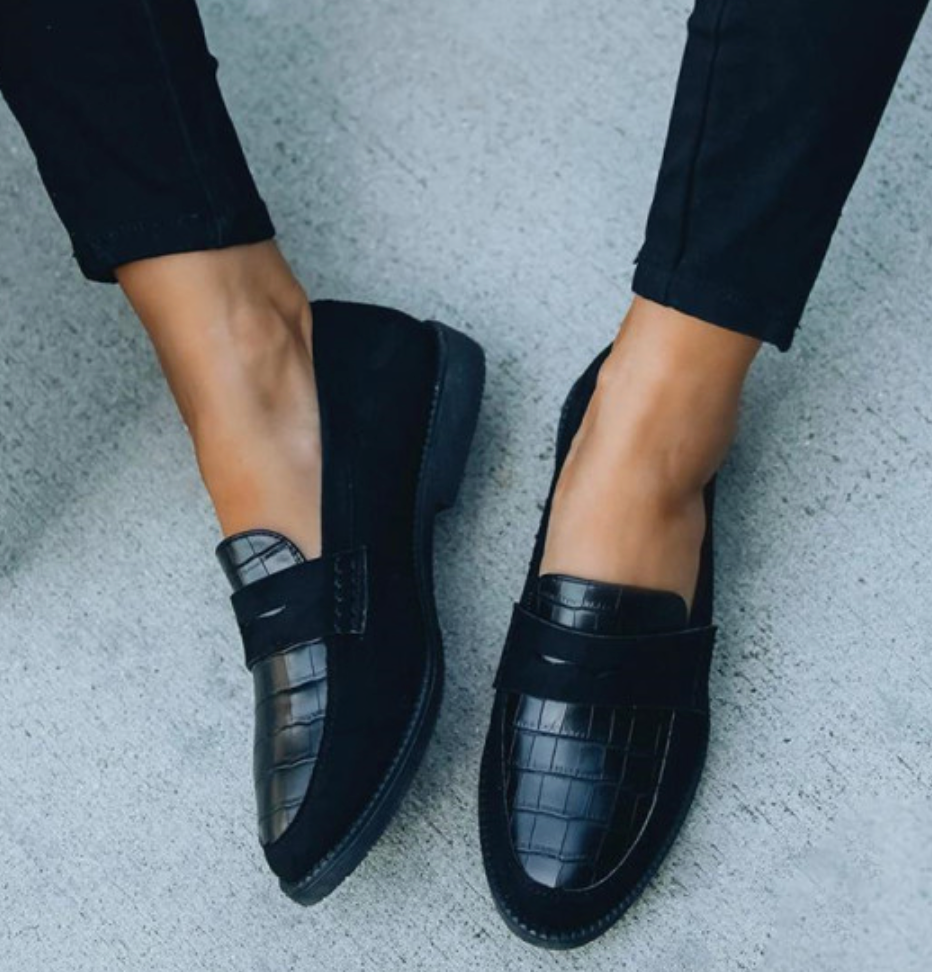 Women's Elegant Shoes with a Refined Design