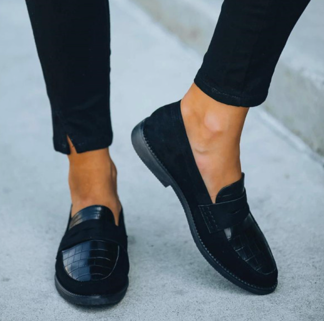 Women's Elegant Shoes with a Refined Design