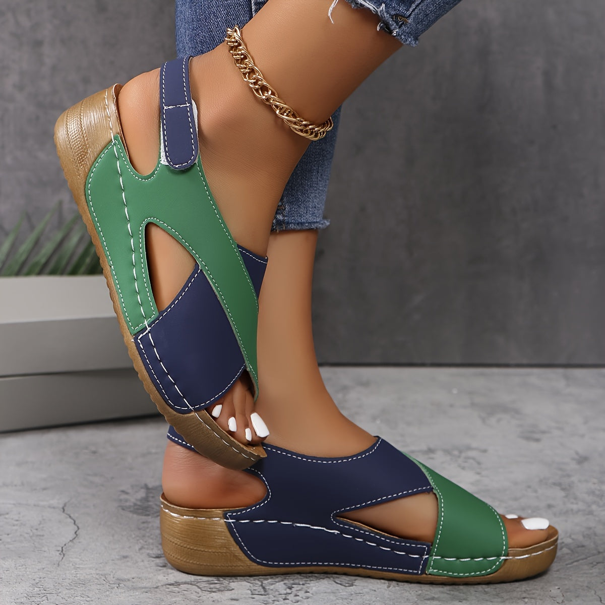 Women's Orthopedic Sandals with Adjustable Fit