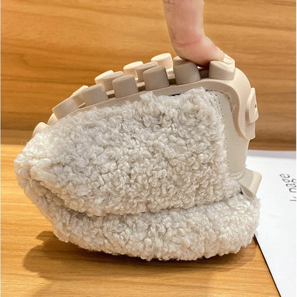 Women's Plush Slippers with a Luxurious Interior